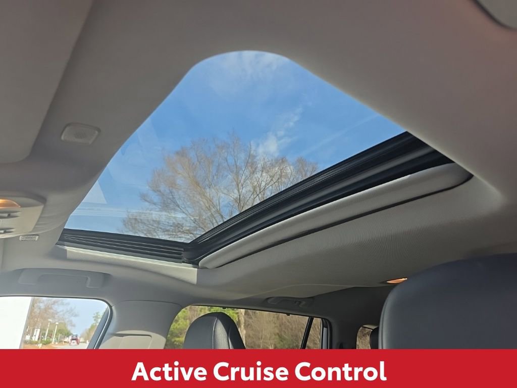 Used 2024 Toyota Highlander XLE image 25