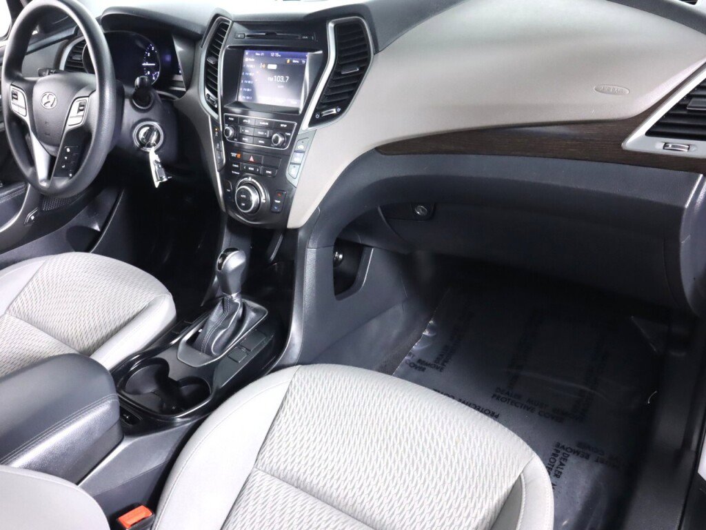 Used 2019 Hyundai Santa Fe XL SE image 45