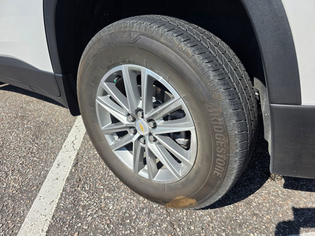Used 2023 Chevrolet Traverse LT FWD image 7