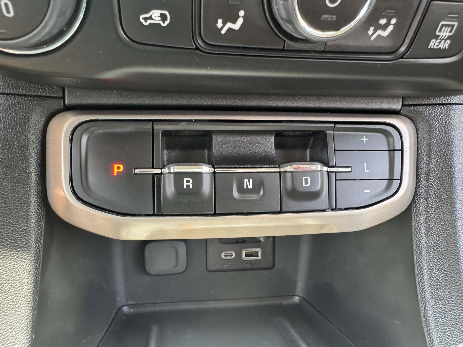 Used 2023 GMC Acadia Denali w/ Denali Technology Package image 31