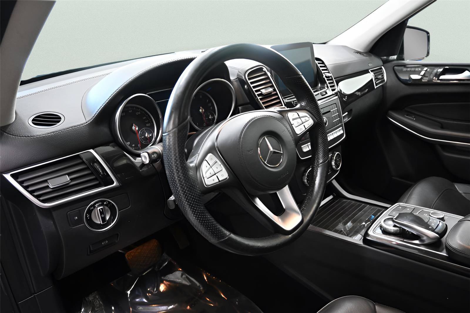 Used 2017 Mercedes-Benz GLS 550 4MATIC image 10