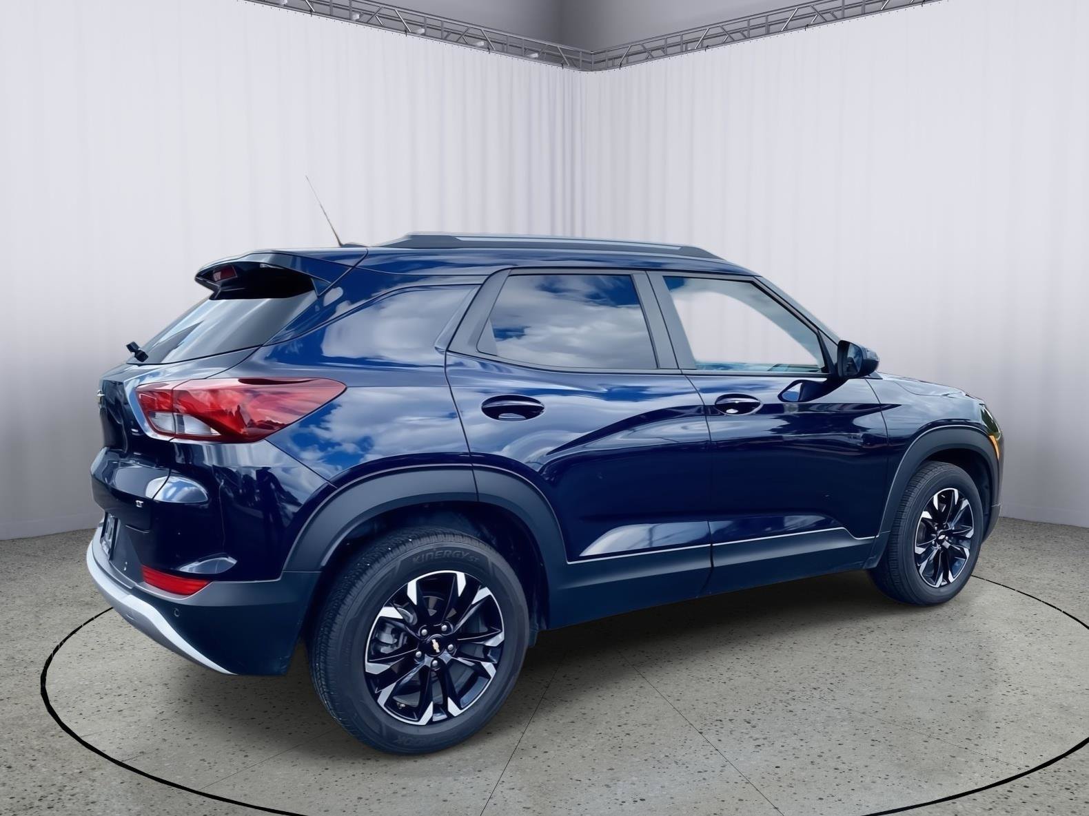 Used 2021 Chevrolet TrailBlazer LT w/ Convenience Package FWD image 6