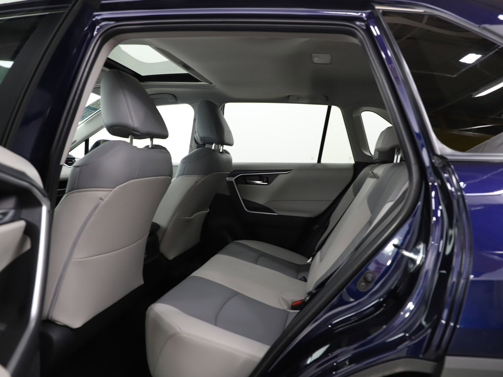 Used 2025 Toyota RAV4 XLE Premium w/ Weather Package image 18