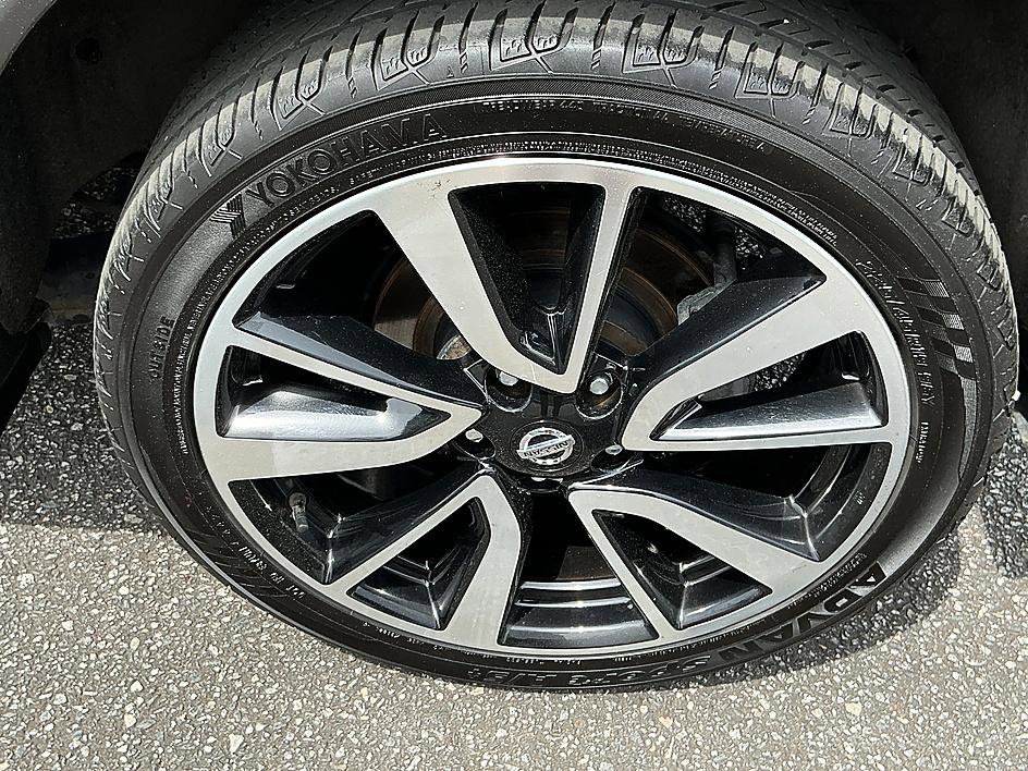 Used 2017 Nissan Rogue Sport SL image 8