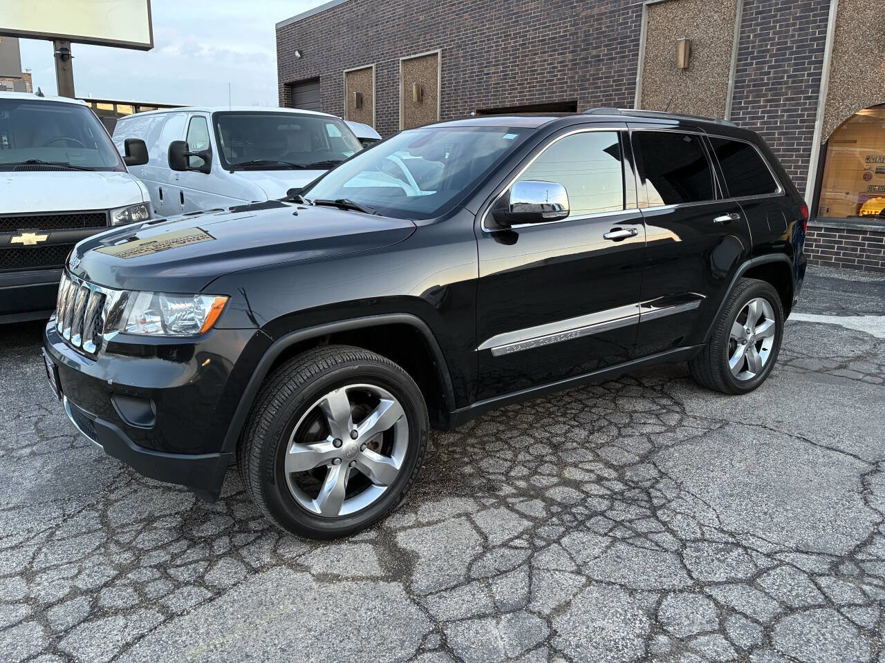 Used 2013 Jeep Grand Cherokee Overland image 10