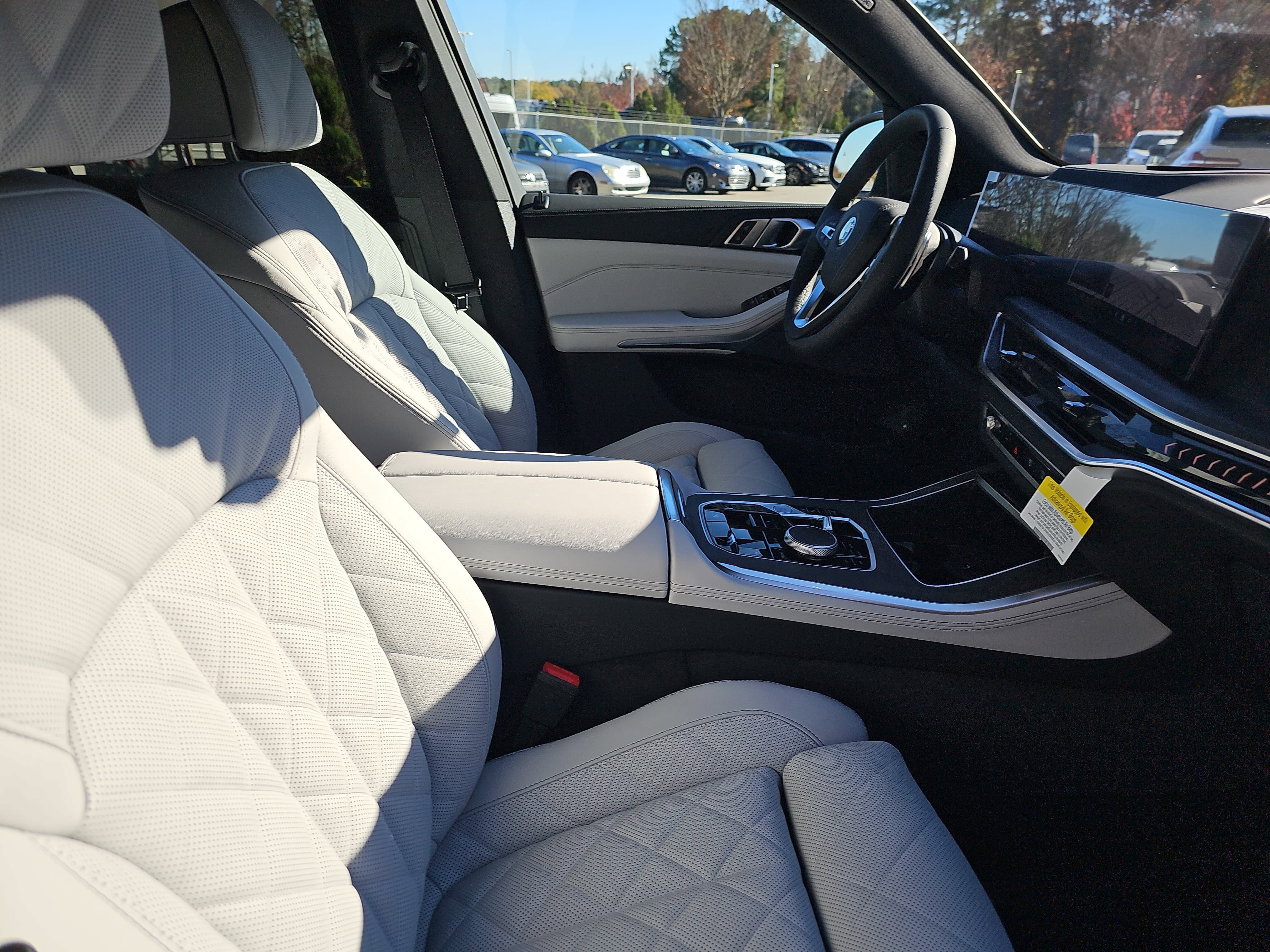 New 2026 BMW X5 xDrive50e w/ Climate Comfort Package image 10