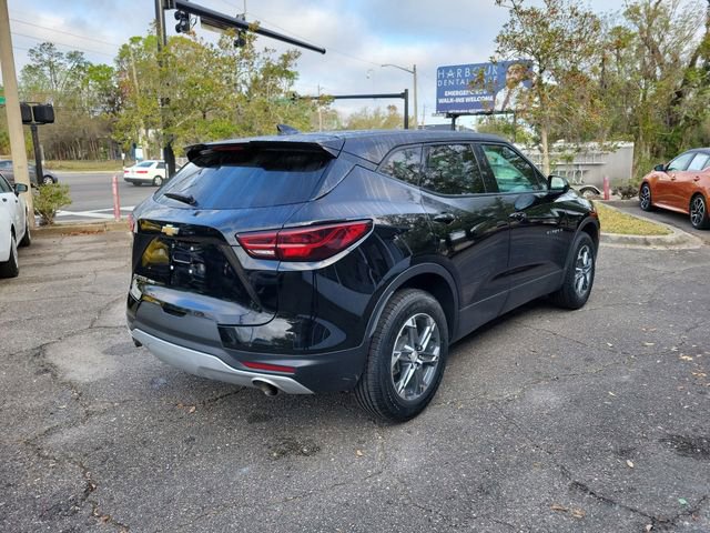 Used 2025 Chevrolet Blazer LT image 2