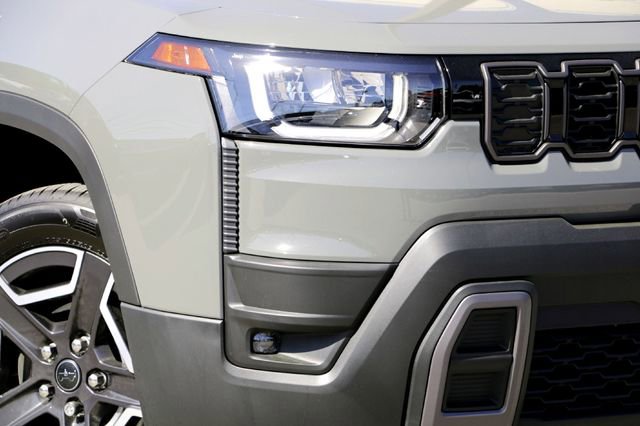 New 2026 Jeep Cherokee Overland AWD/4WD image 3