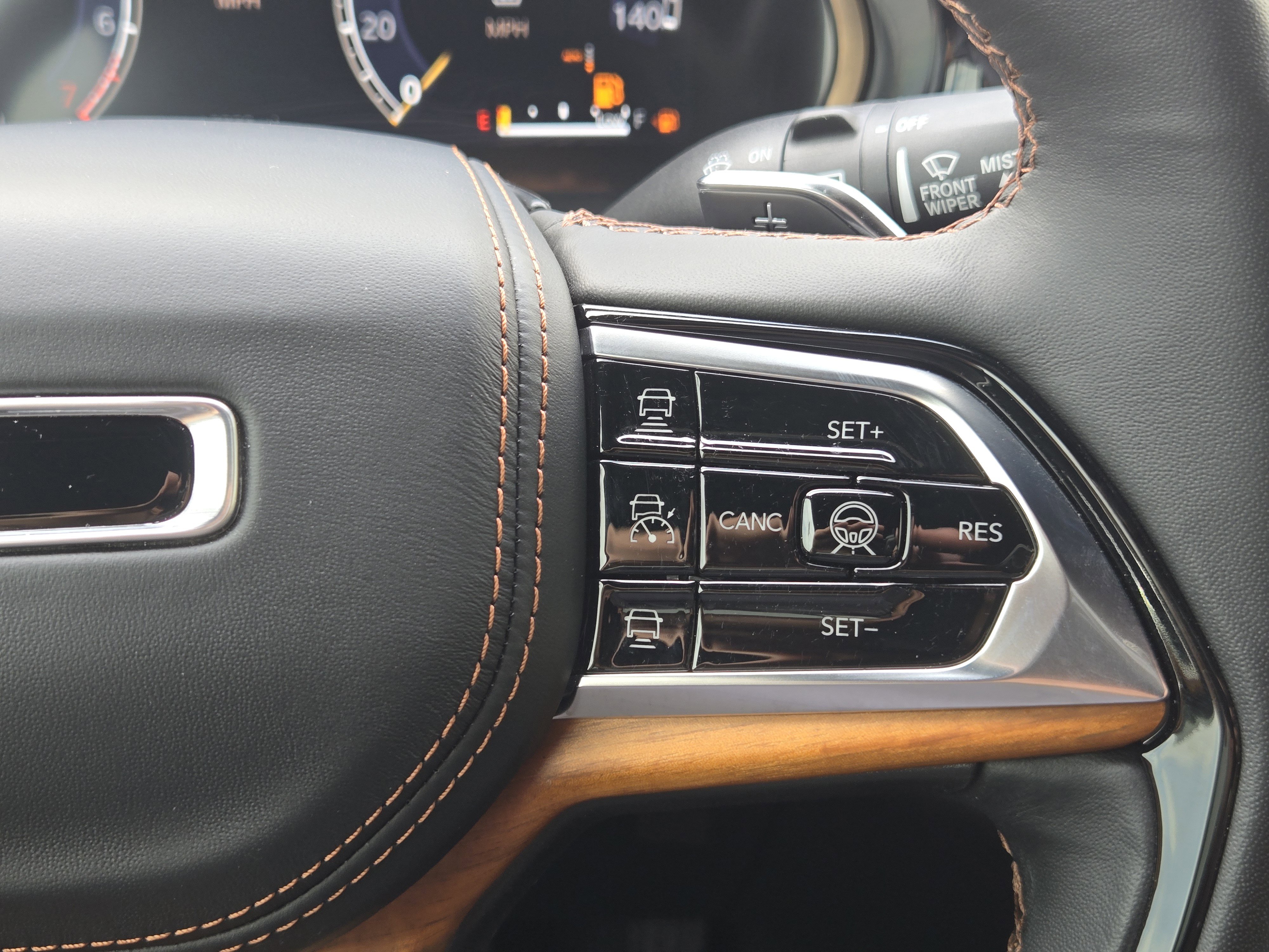 Used 2024 Jeep Grand Cherokee Summit AWD/4WD image 33