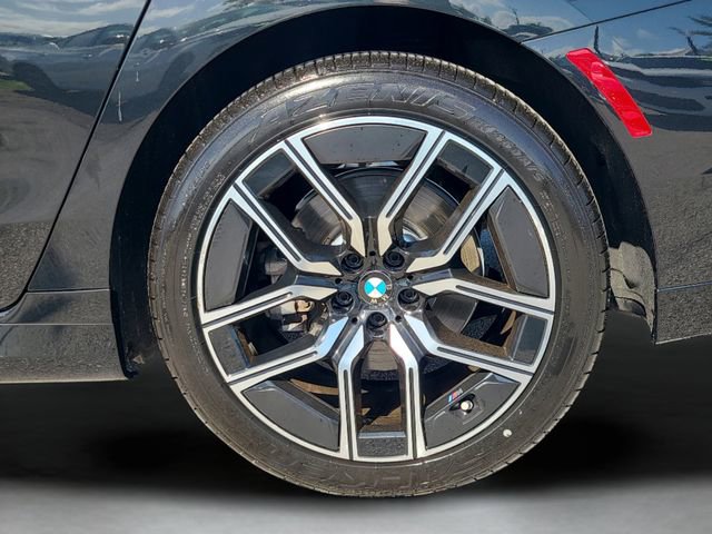 Used 2025 BMW 740i RWD image 8