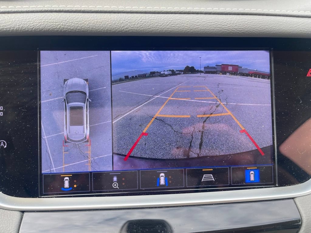 Used 2022 Cadillac XT5 Premium Luxury w/ Technology Package AWD/4WD image 17