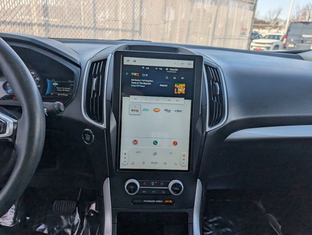 Used 2024 Ford Edge SEL image 3