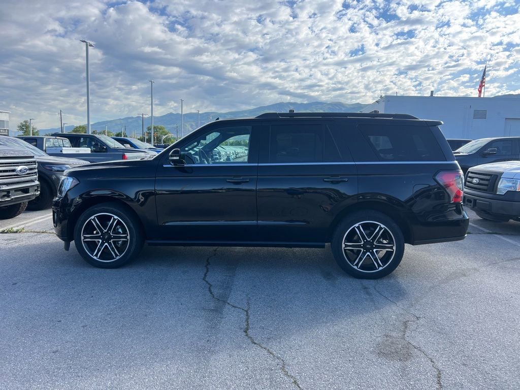 Used 2019 Ford Expedition Limited w/ Equipment Group 303A AWD/4WD image 12