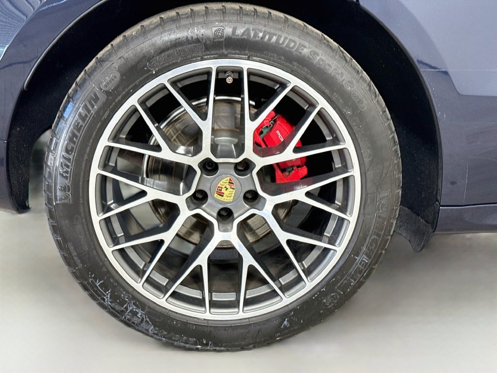 Used 2018 Porsche Macan GTS AWD/4WD image 31