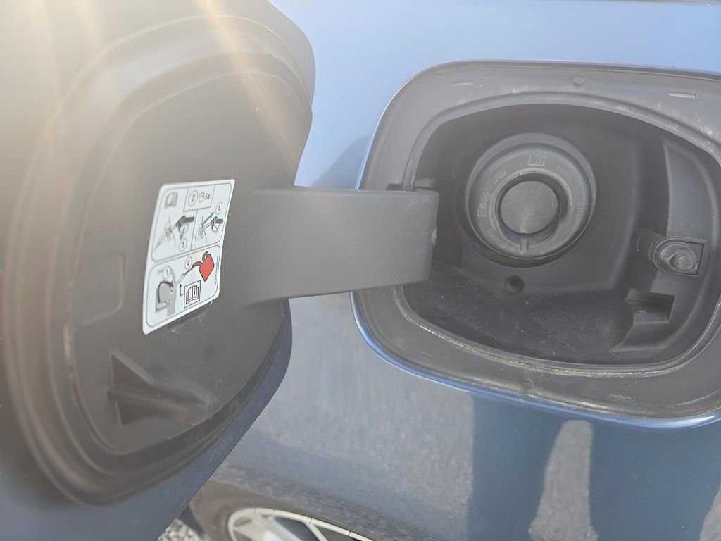 Used 2019 Lincoln MKZ Premiere image 32