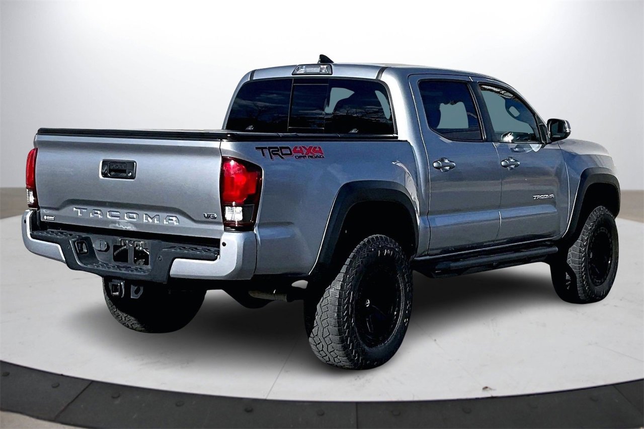 Used 2019 Toyota Tacoma TRD Off-Road w/ Technology Package image 8