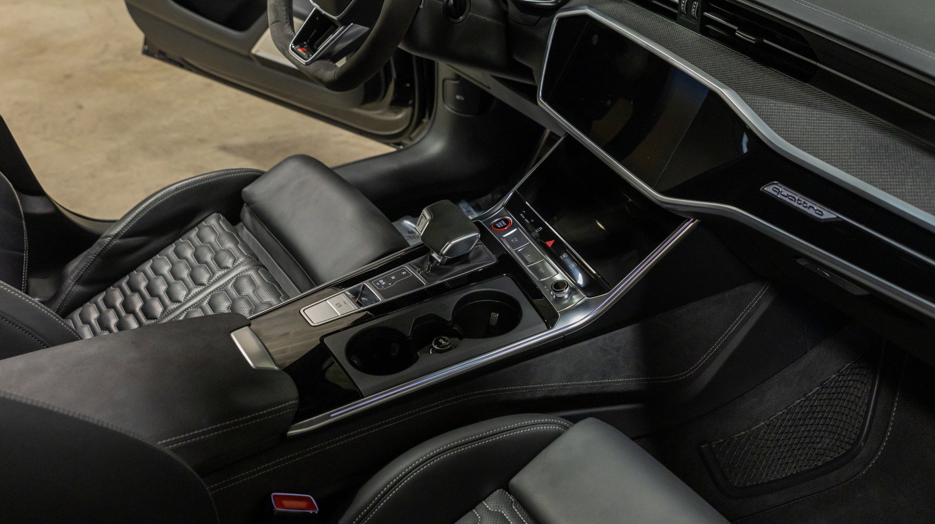 Used 2024 Audi RS 6 performance image 61