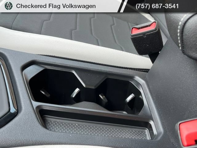 Certified 2025 Volkswagen Taos SE FWD image 41