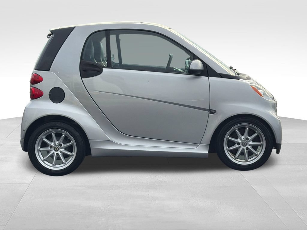 Used 2009 smart fortwo passion RWD image 12