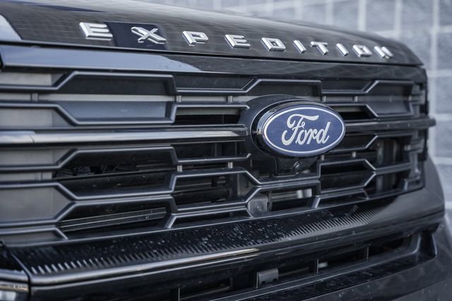 Used 2025 Ford Expedition Active image 19