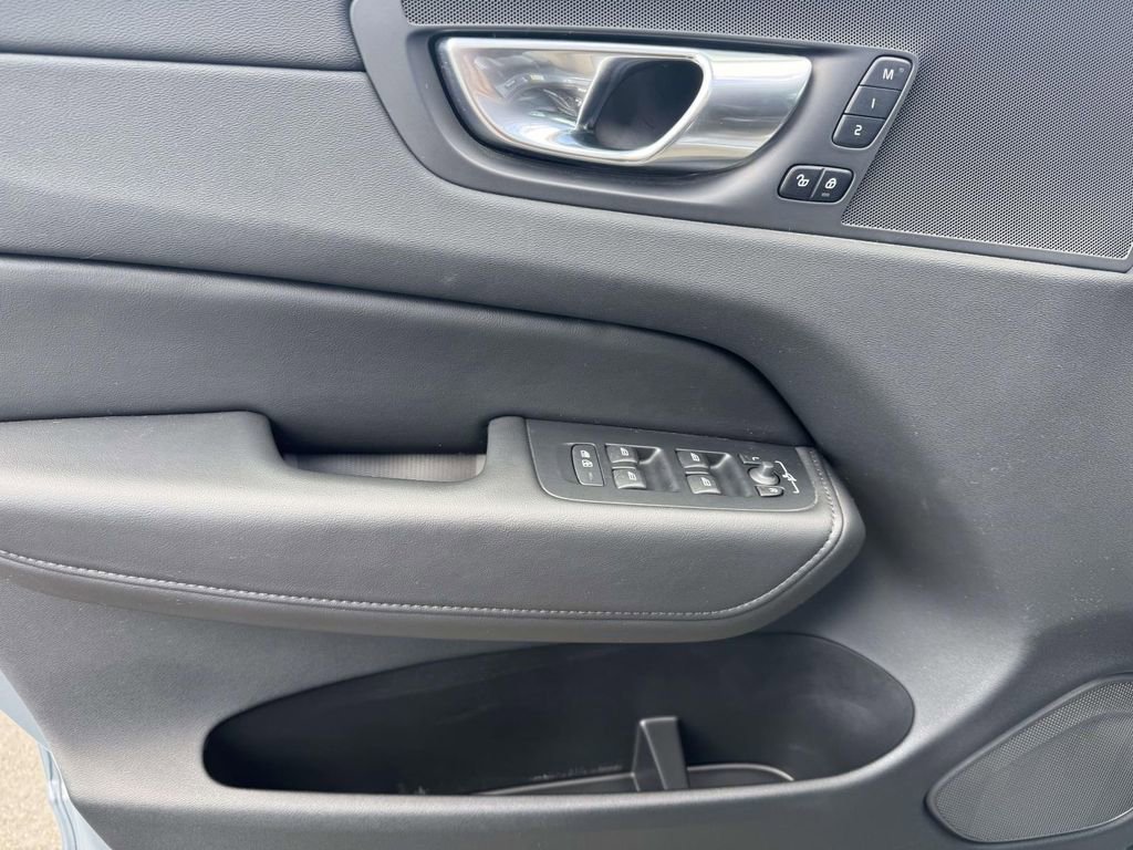 Certified 2023 Volvo XC60 B5 Plus w/ Climate Package image 14