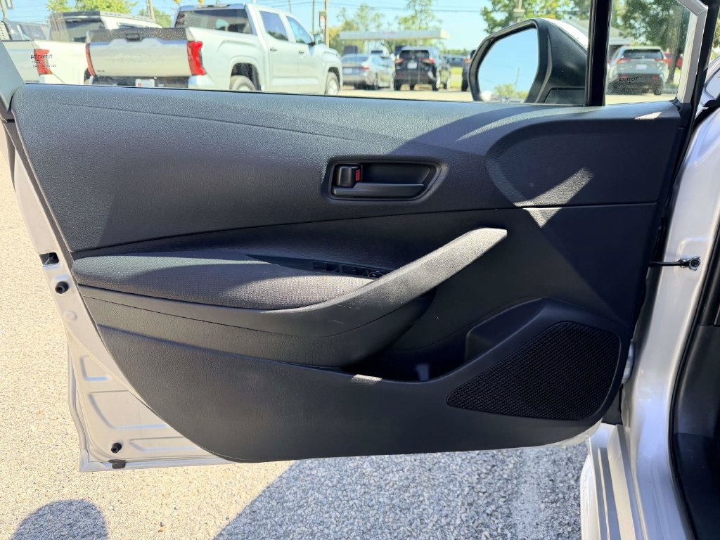 Certified 2025 Toyota Corolla LE FWD image 17