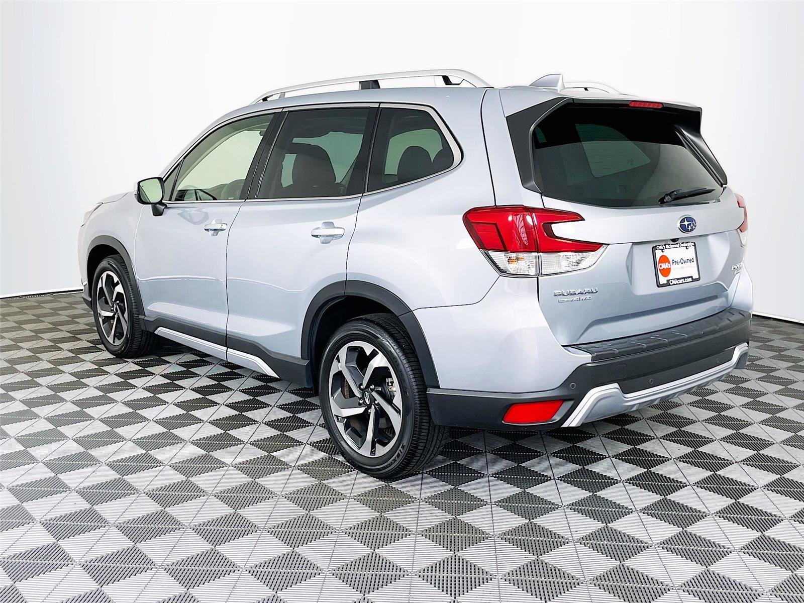 Used 2023 Subaru Forester Touring image 7