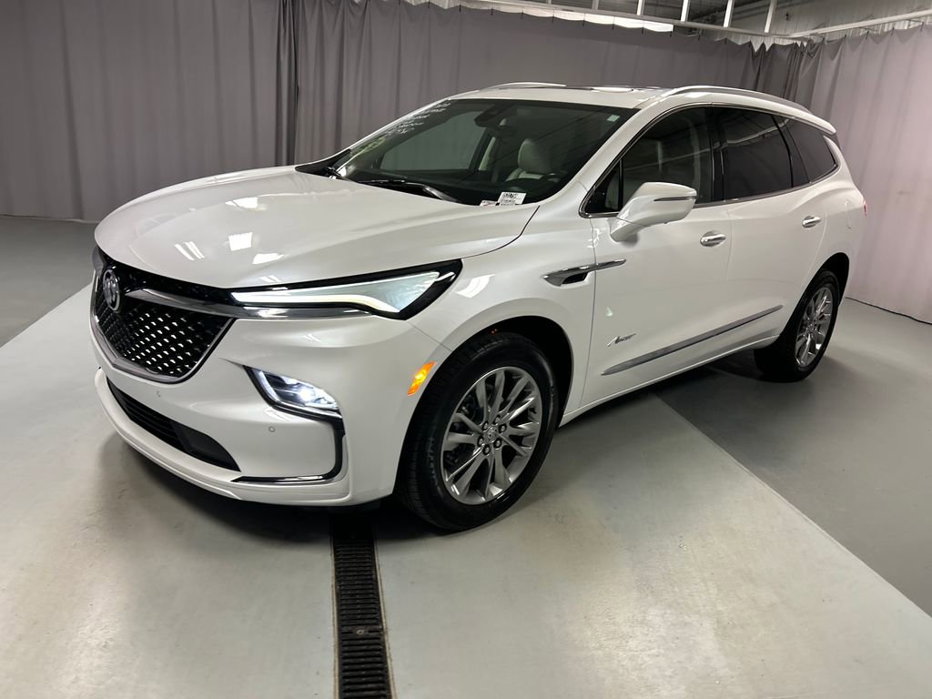 Used 2023 Buick Enclave Avenir w/ Avenir Technology Package AWD/4WD image 3
