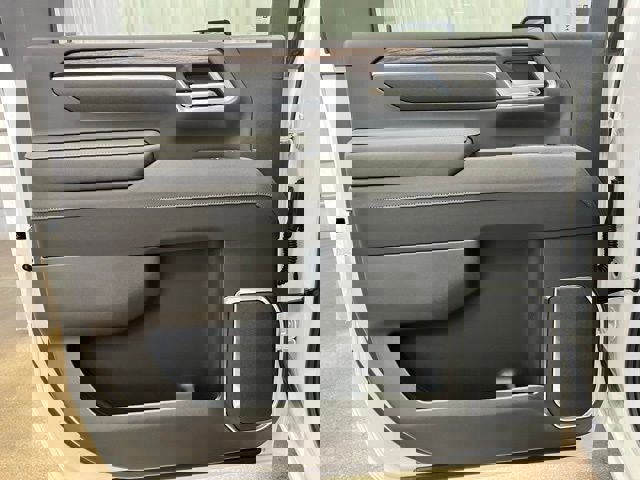 New 2025 GMC Sierra 3500 SLT image 13