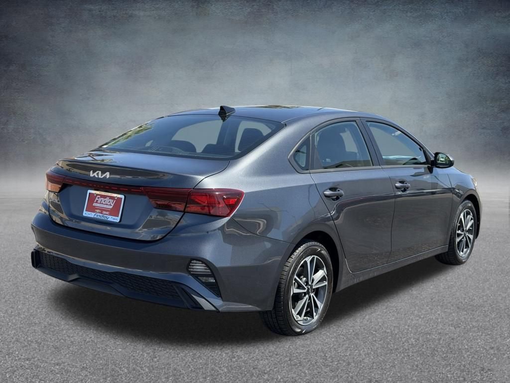 Used 2024 Kia Forte LXS FWD image 3