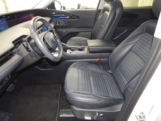 Used 2024 Lincoln Nautilus Reserve w/ Equipment Group 202A image 11