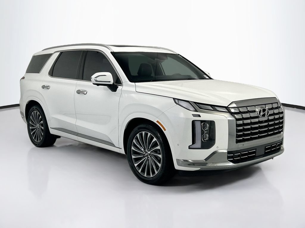 Used 2024 Hyundai Palisade Calligraphy FWD image 3
