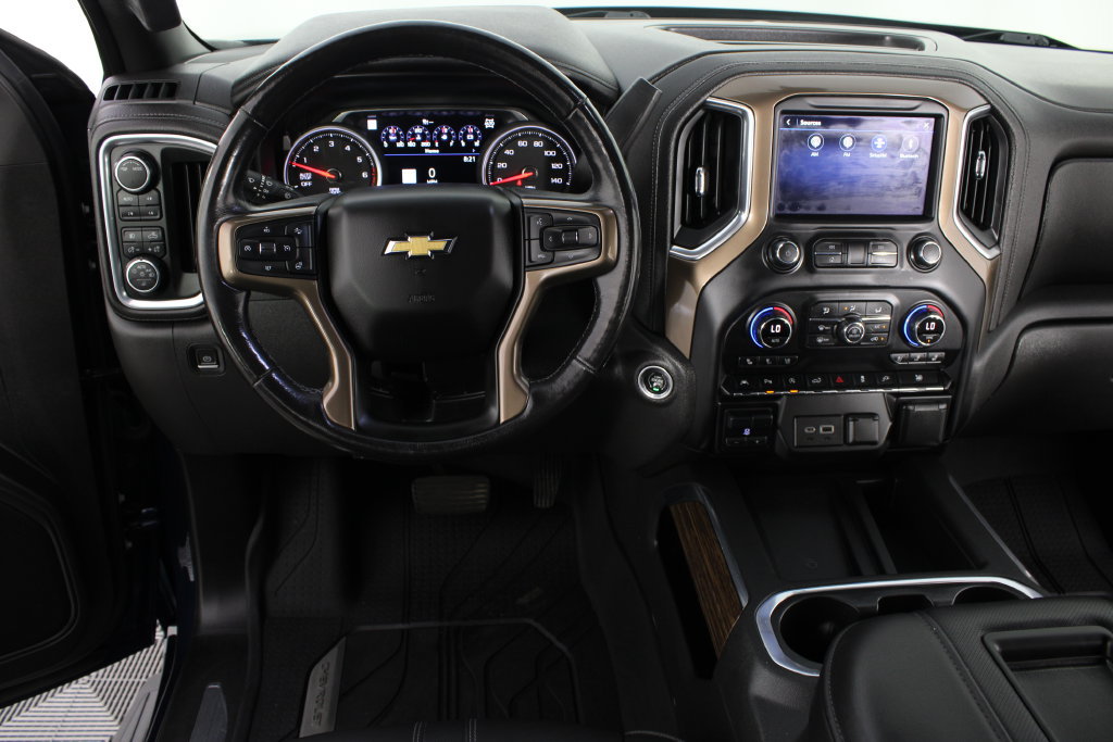 Used 2020 Chevrolet Silverado 1500 High Country w/ Technology Package AWD/4WD image 12