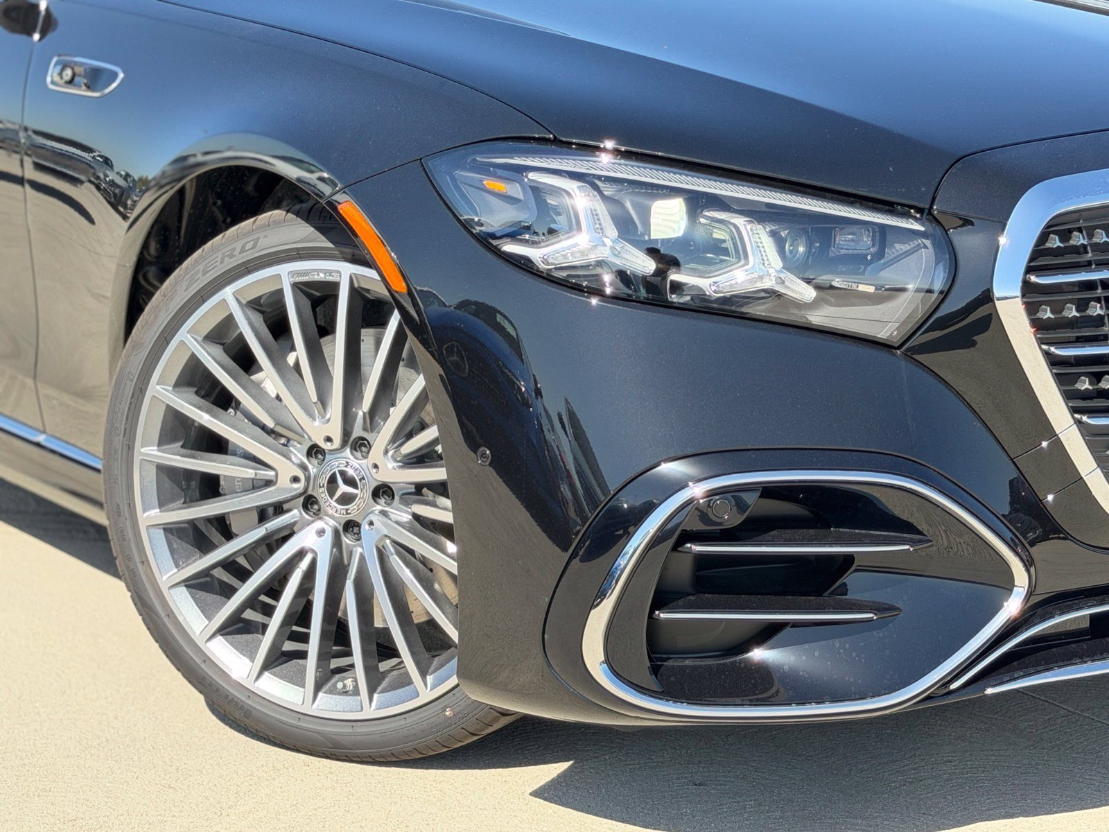 New 2027 Mercedes-Benz S 580 4MATIC Sedan image 4