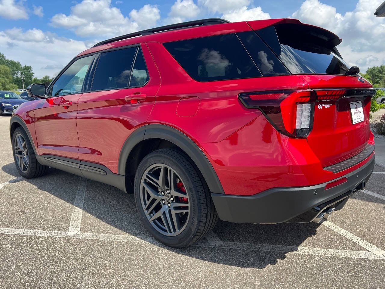 Used 2025 Ford Explorer ST w/ Sun And Sound Package AWD/4WD image 4