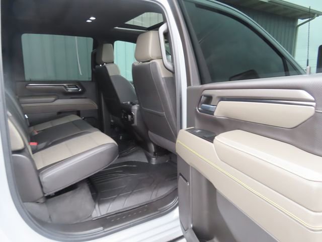 Used 2024 Chevrolet Silverado 2500 ZR2 w/ Technology Package image 30