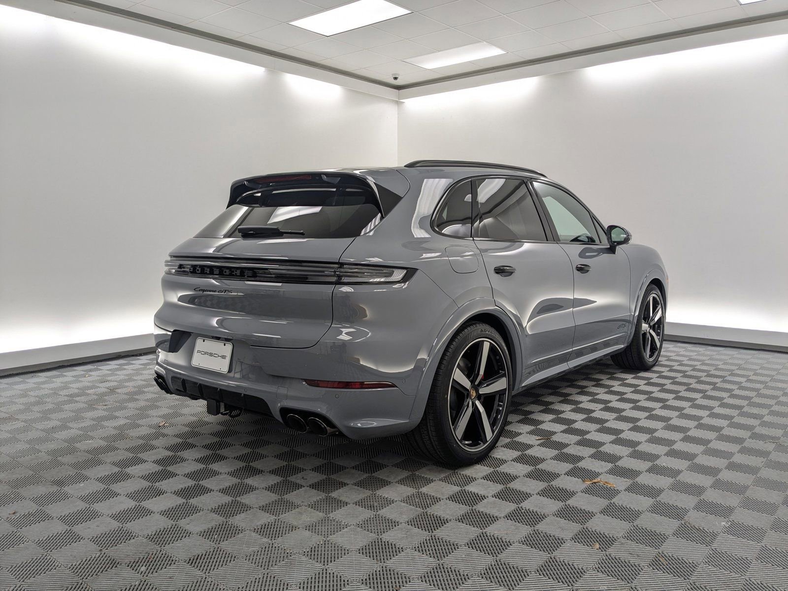 New 2026 Porsche Cayenne GTS image 9
