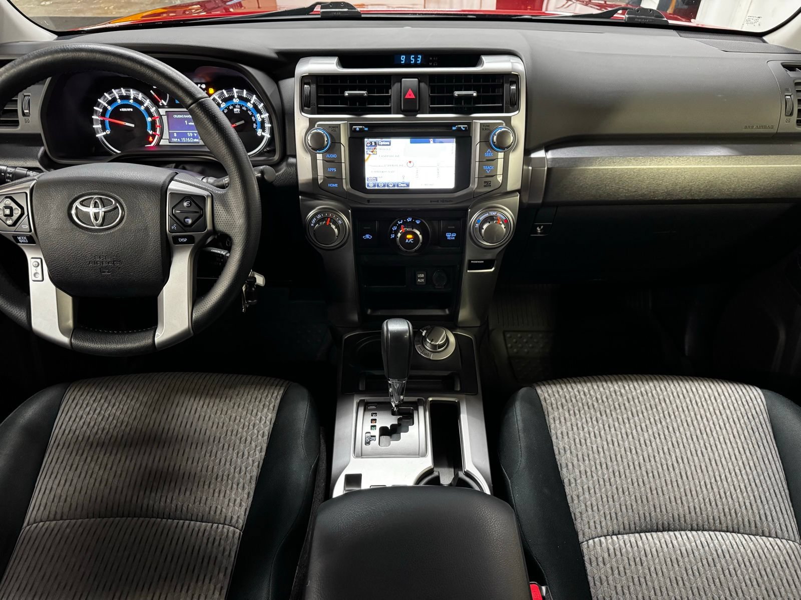 Used 2018 Toyota 4Runner SR5 AWD/4WD image 18