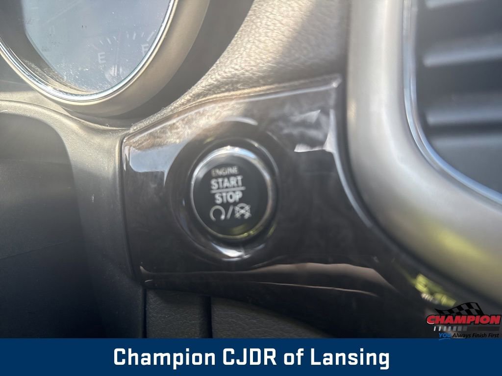 Used 2012 Jeep Grand Cherokee Laredo image 40