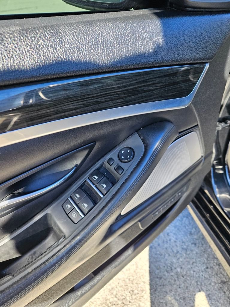 Used 2013 BMW M5 RWD image 11