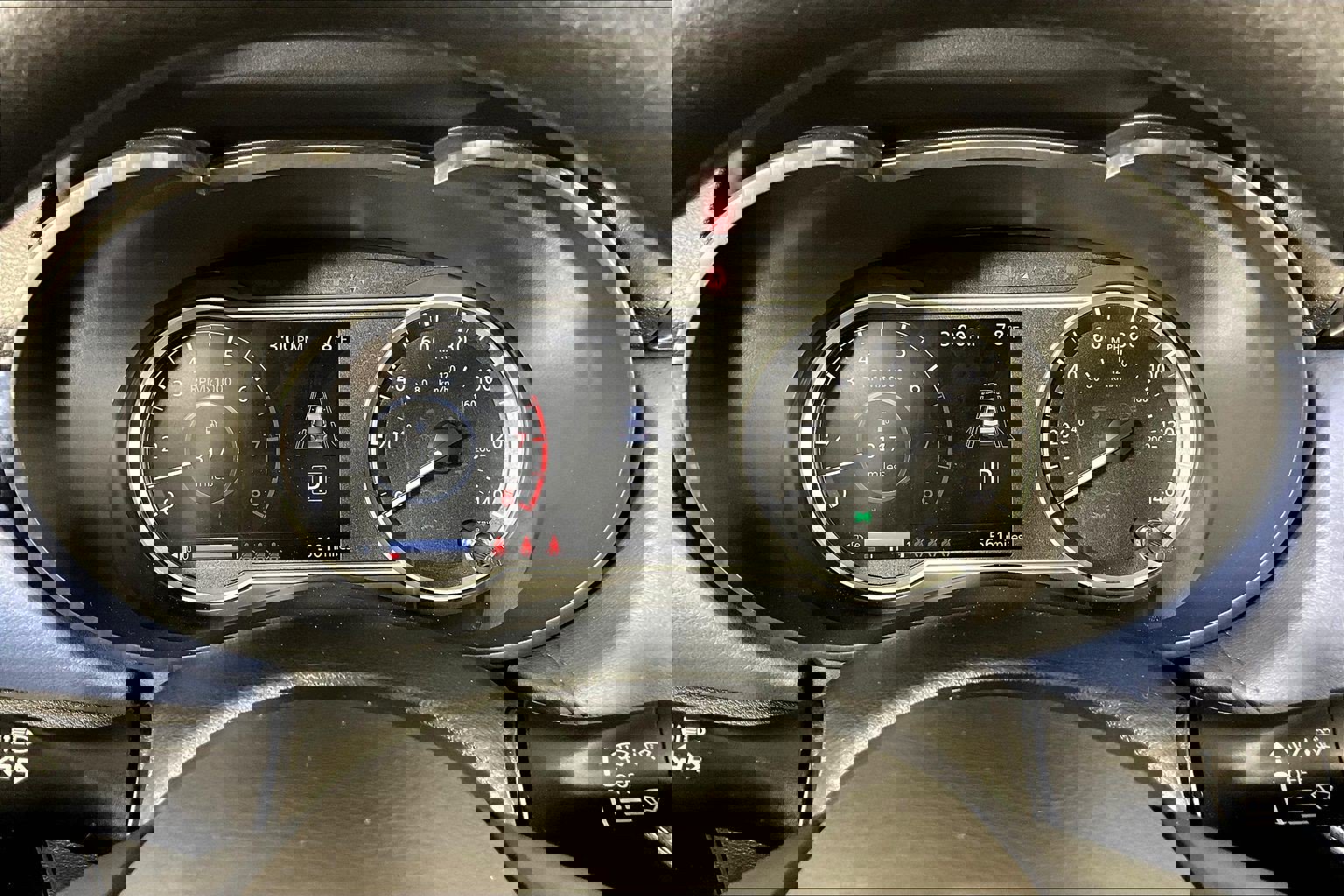 Used 2025 Nissan Versa SV w/ Electronics Package image 12