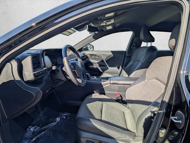 Used 2023 Toyota Crown XLE image 16