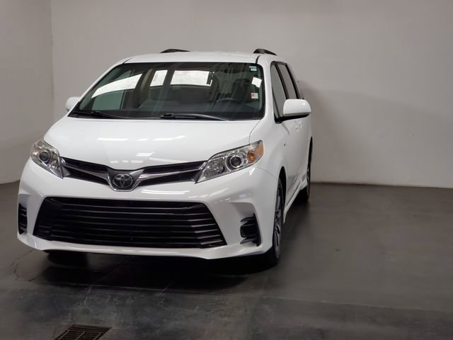 Used 2020 Toyota Sienna LE image 4
