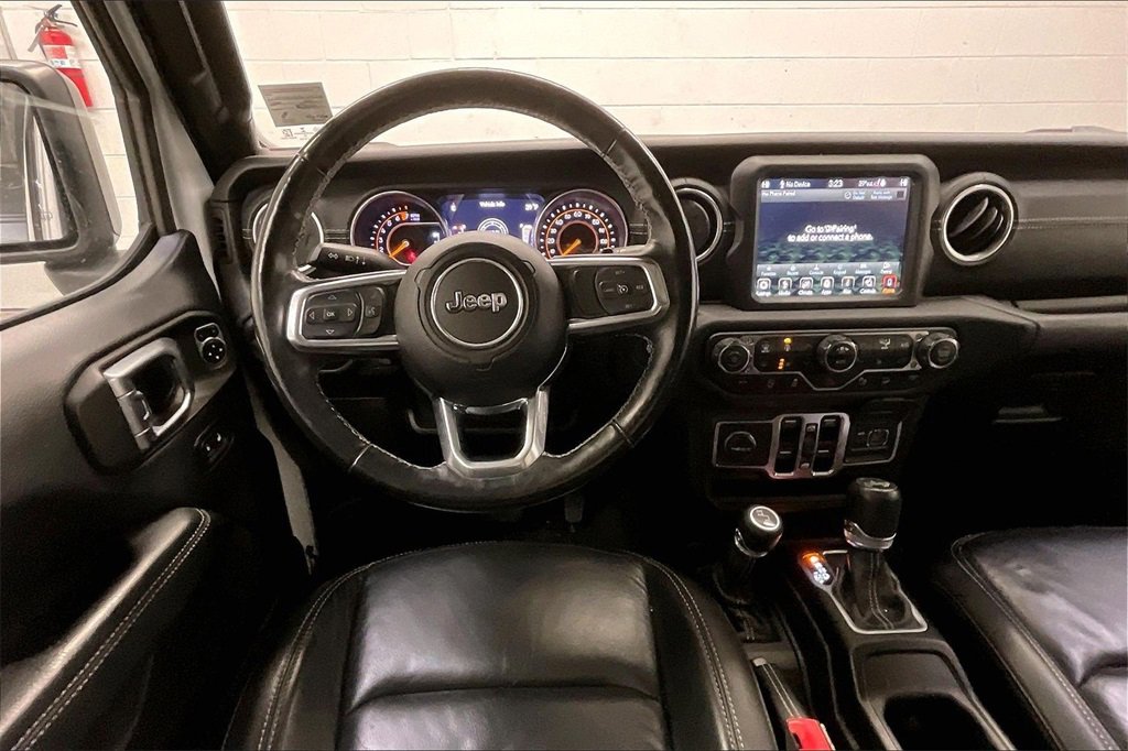 Used 2018 Jeep Wrangler Unlimited Sahara image 4