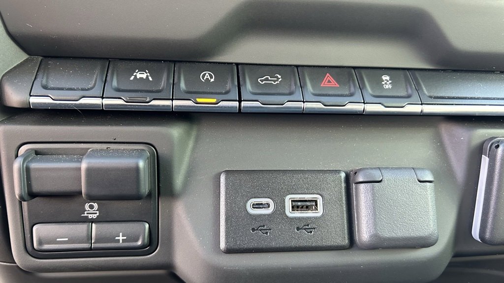 New 2025 Chevrolet Silverado 1500 Custom image 30