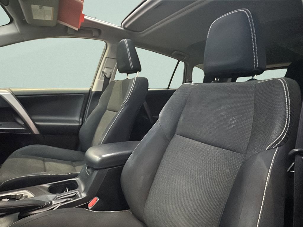 Used 2016 Toyota RAV4 XLE w/ Convenience Package image 9