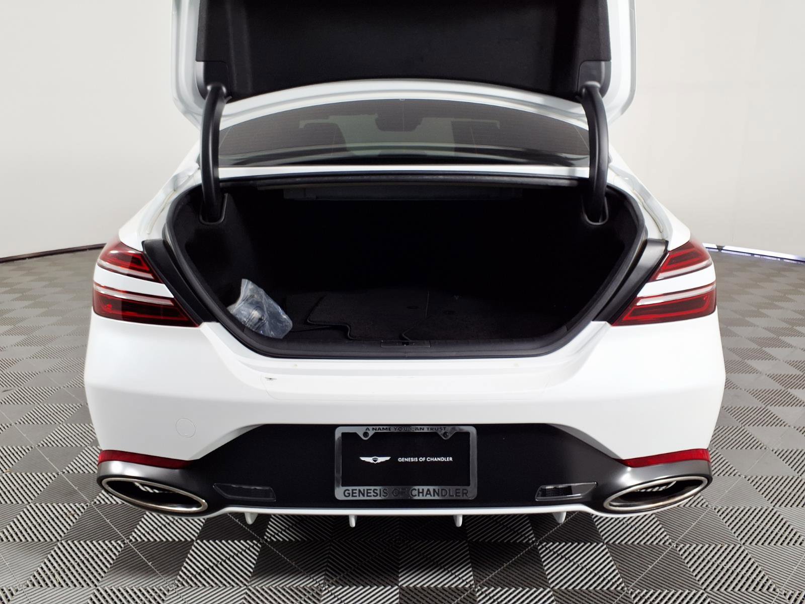 Certified 2022 Genesis G70 3.3T image 8