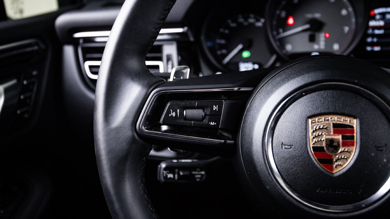 Certified 2026 Porsche Macan S AWD/4WD image 17