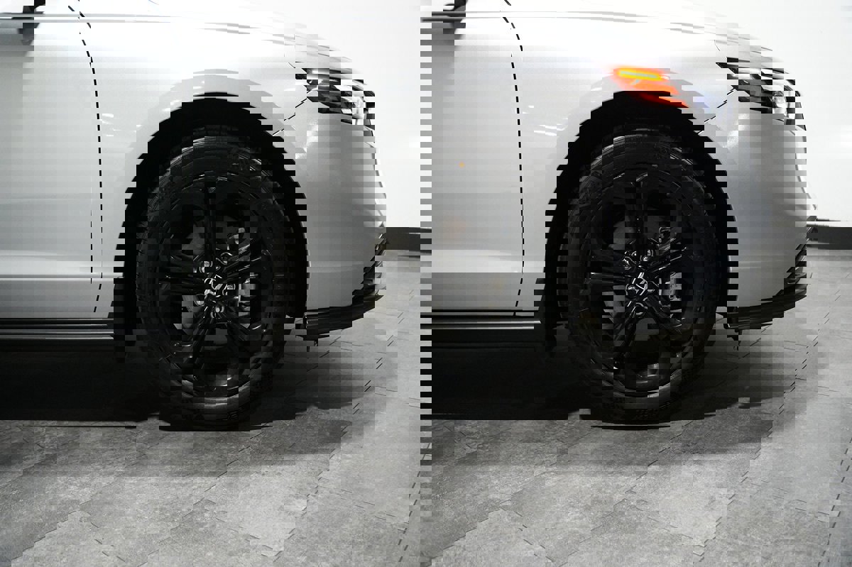 Used 2025 Honda Accord SE image 5