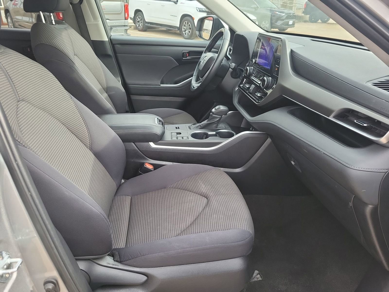 Used 2024 Toyota Highlander LE image 26